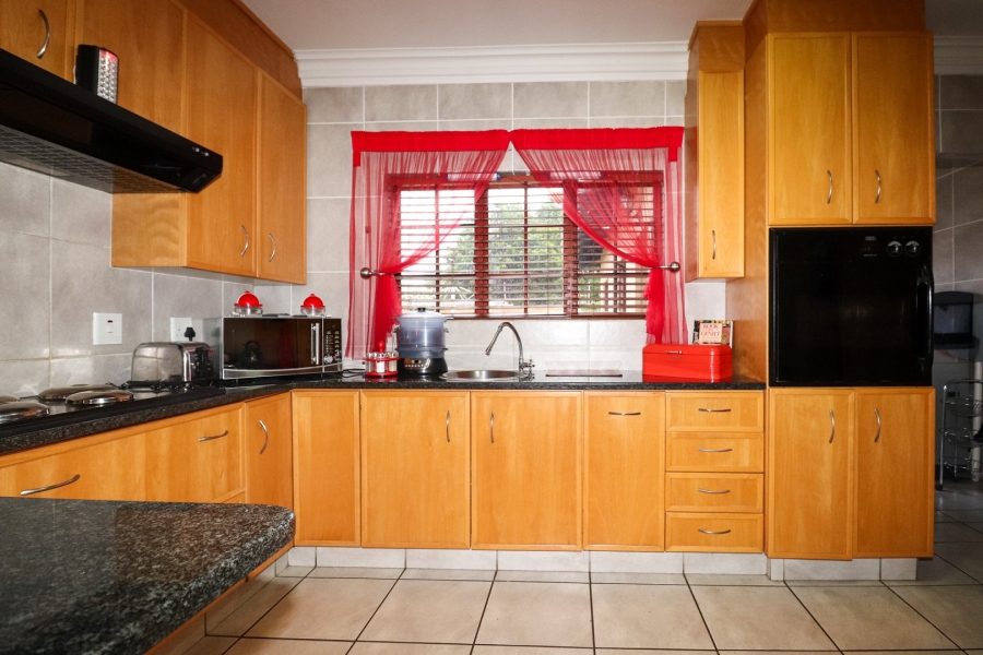 3 Bedroom Property for Sale in Flamwood North West